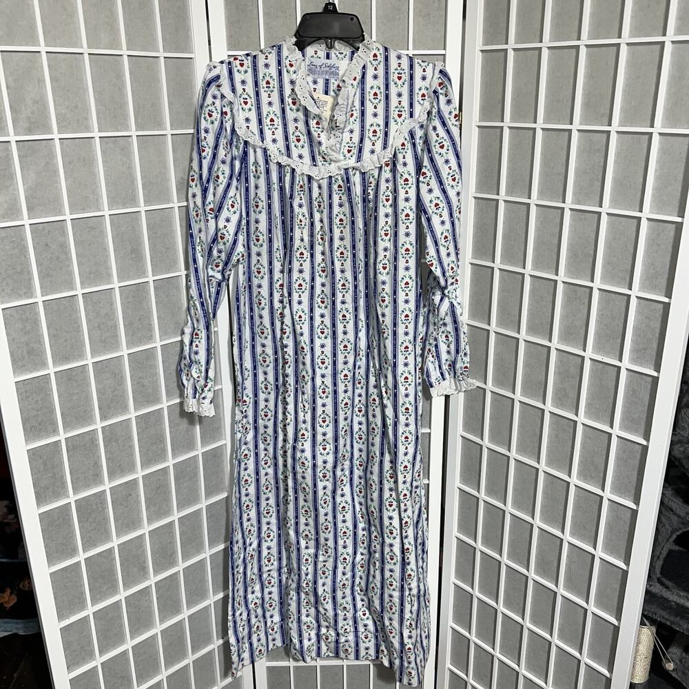 LANZ OF SALZBURG Night Gown Women’s Size Medium Floral Heart Long FLANNEL New